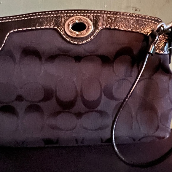 COACH Legacy Top Turnlock 2-Way Baguette Wristlet Black - Picture 5 of 8